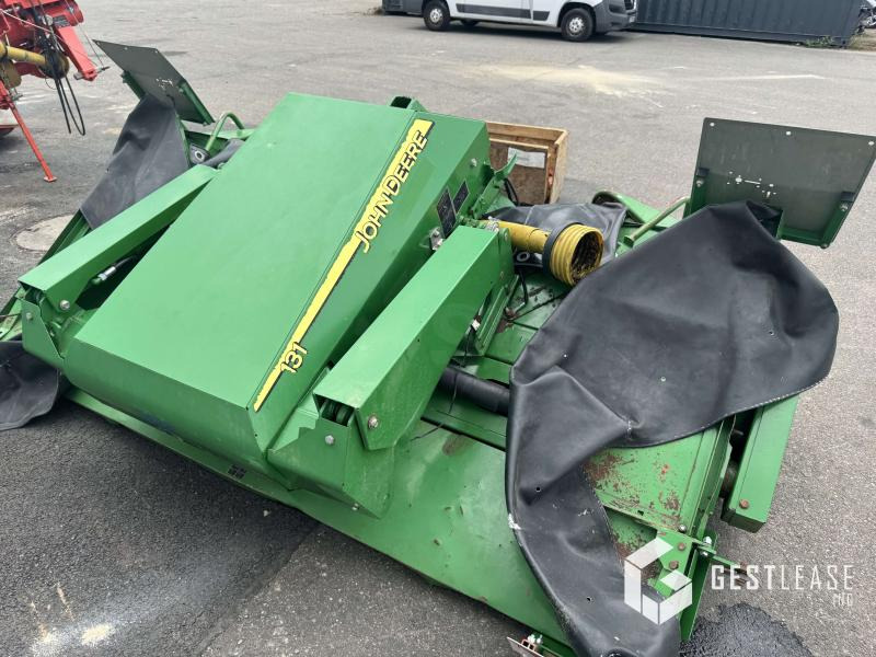John Deere 131 - Kosačka: obrázok 4 John Deere 131 - Kosačka: obrázok 4