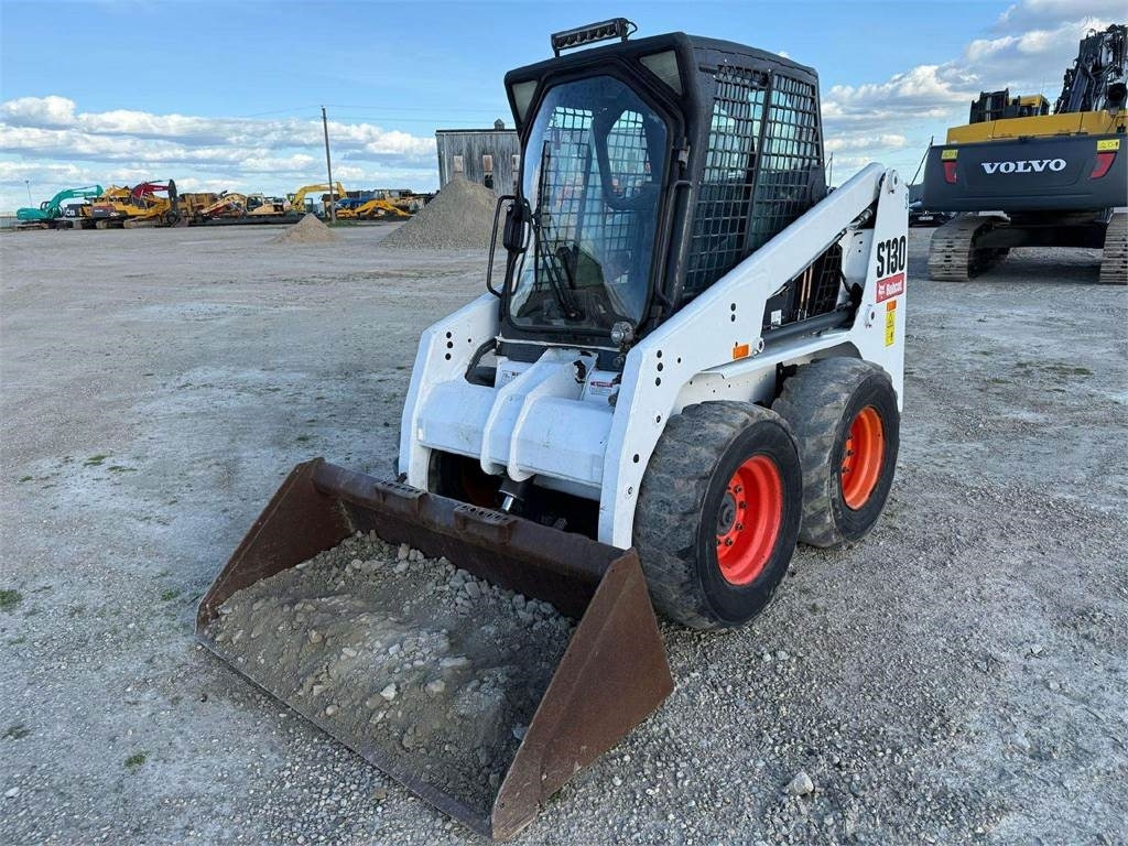 Bobcat S130 - Šmykom riadený nakladač: obrázok 2 Bobcat S130 - Šmykom riadený nakladač: obrázok 2