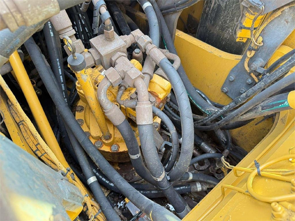 Pásové rýpadlo CAT 323 D: obrázok 11