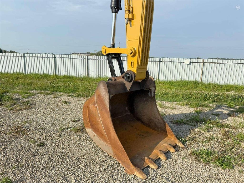 Pásové rýpadlo CAT 323 D: obrázok 7