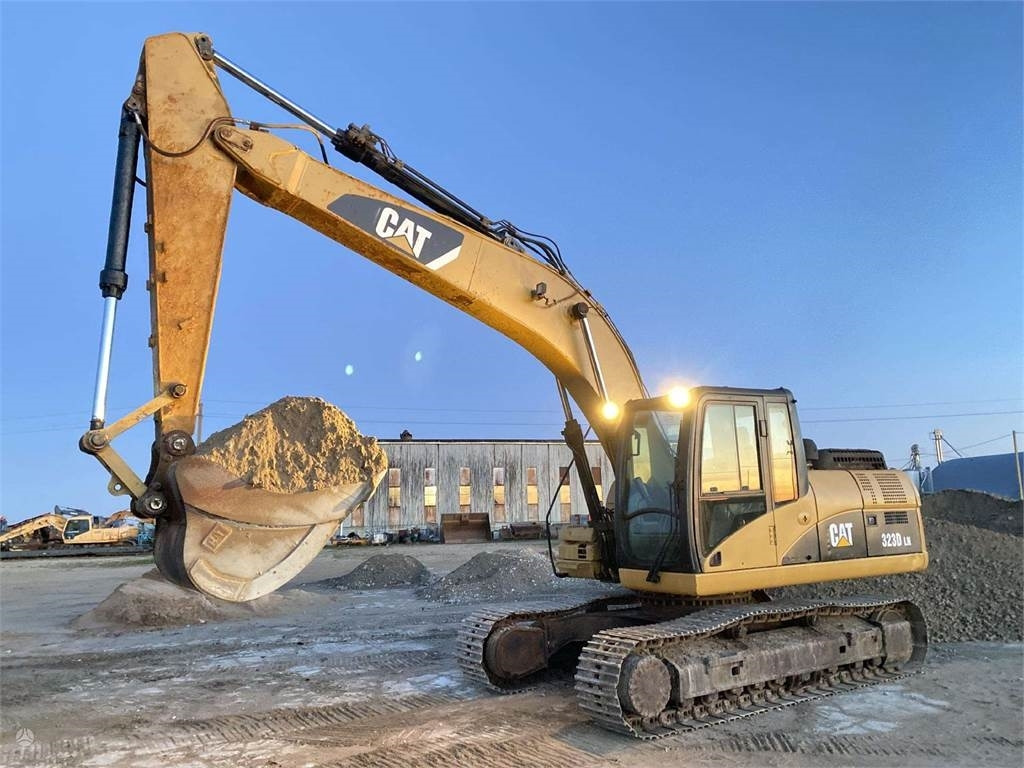 CAT 323 DLN - Pásové rýpadlo: obrázok 1 CAT 323 DLN - Pásové rýpadlo: obrázok 1