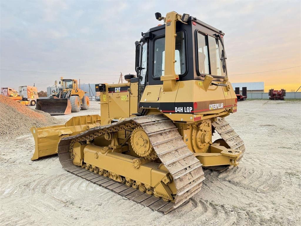 CAT D4H LGP USA MADE  - Buldozér: obrázok 3 CAT D4H LGP USA MADE  - Buldozér: obrázok 3