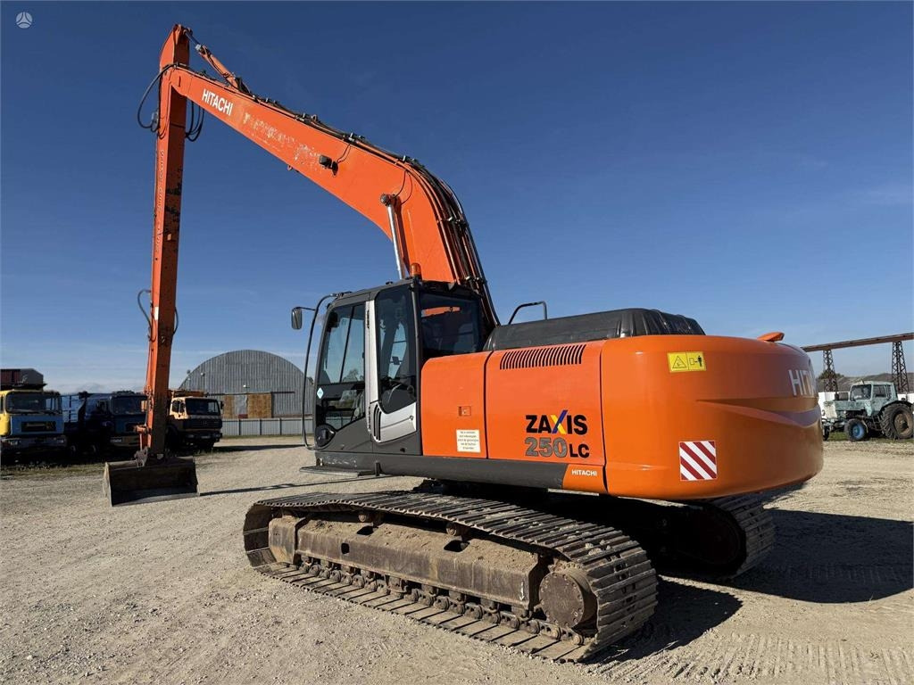 Hitachi ZX 250 LC-3 , 21 M , 800 mm - Pásové rýpadlo: obrázok 3 Hitachi ZX 250 LC-3 , 21 M , 800 mm - Pásové rýpadlo: obrázok 3