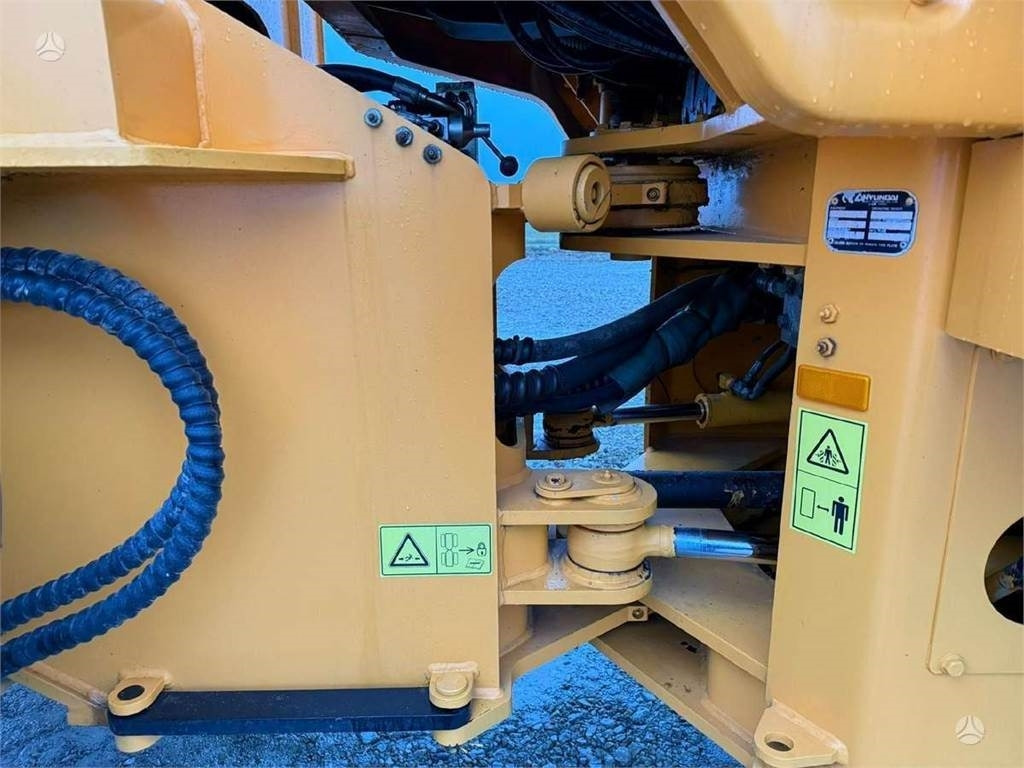 Kolesový nakladač Hyundai HL757-7, third line: obrázok 17