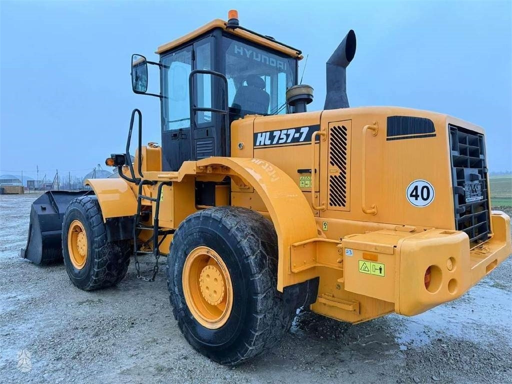 Kolesový nakladač Hyundai HL757-7, third line: obrázok 6