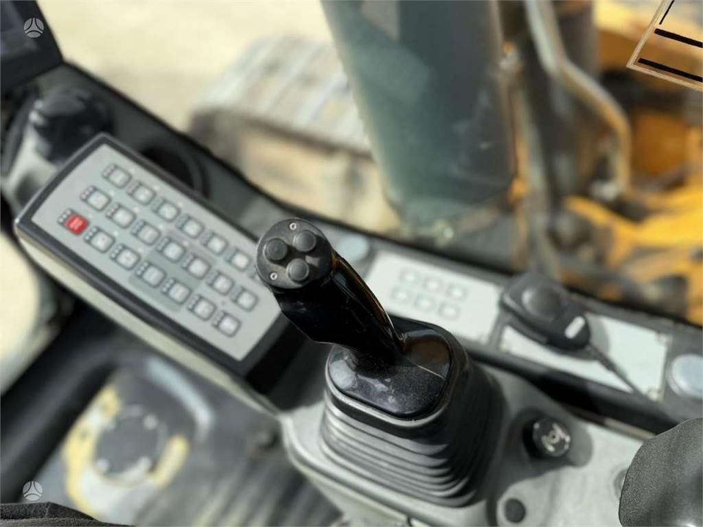 Pásové rýpadlo Liebherr R 926 LC: obrázok 8 Pásové rýpadlo Liebherr R 926 LC: obrázok 8