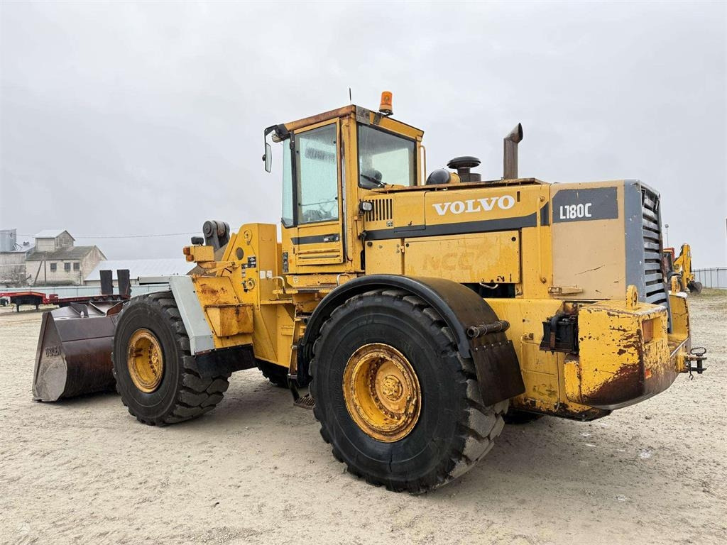Volvo L180C quick coupler - Kolesový nakladač: obrázok 3 Volvo L180C quick coupler - Kolesový nakladač: obrázok 3