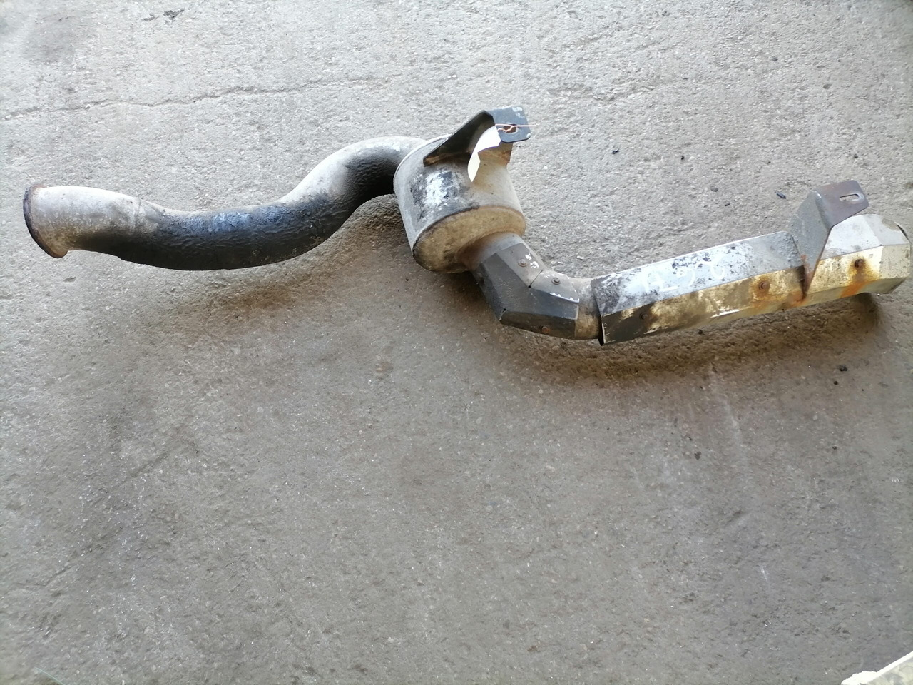 DAF Muffler 1682921 - Tlumič výfuku pre Nákladné auto: obrázok 2 DAF Muffler 1682921 - Tlumič výfuku pre Nákladné auto: obrázok 2