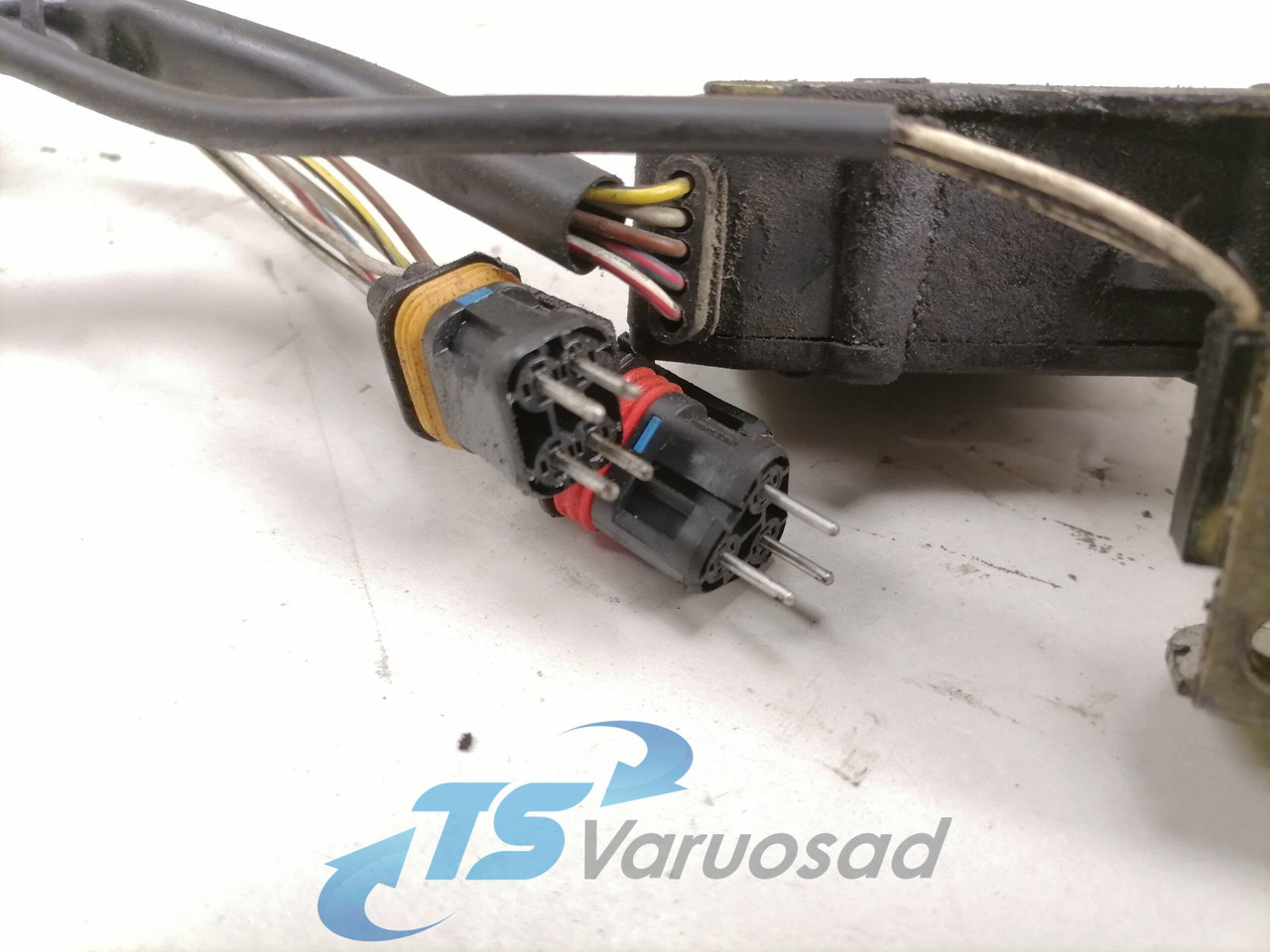 MAN Door lock 81626806122 - Dvere a diely pre Nákladné auto: obrázok 4 MAN Door lock 81626806122 - Dvere a diely pre Nákladné auto: obrázok 4