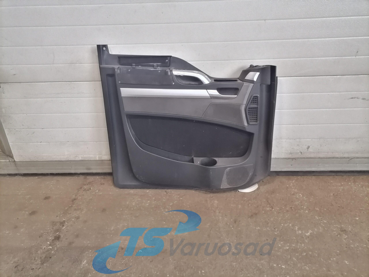 MAN Door trim panel 81626306109 - Dvere a diely pre Nákladné auto: obrázok 1 MAN Door trim panel 81626306109 - Dvere a diely pre Nákladné auto: obrázok 1