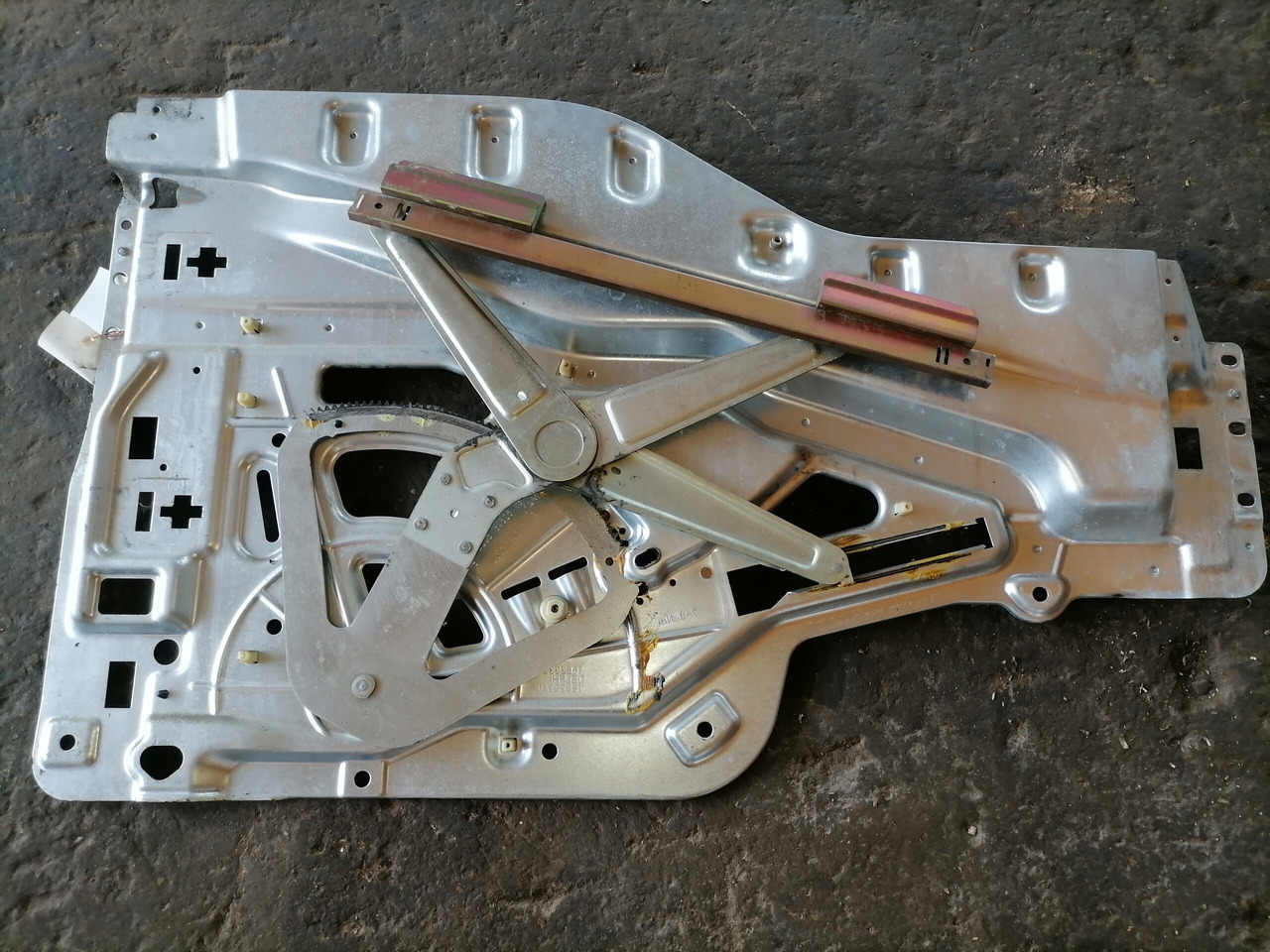 MAN Side window lifting mechanism 81626456034 - Okno a diely pre Nákladné auto: obrázok 2 MAN Side window lifting mechanism 81626456034 - Okno a diely pre Nákladné auto: obrázok 2