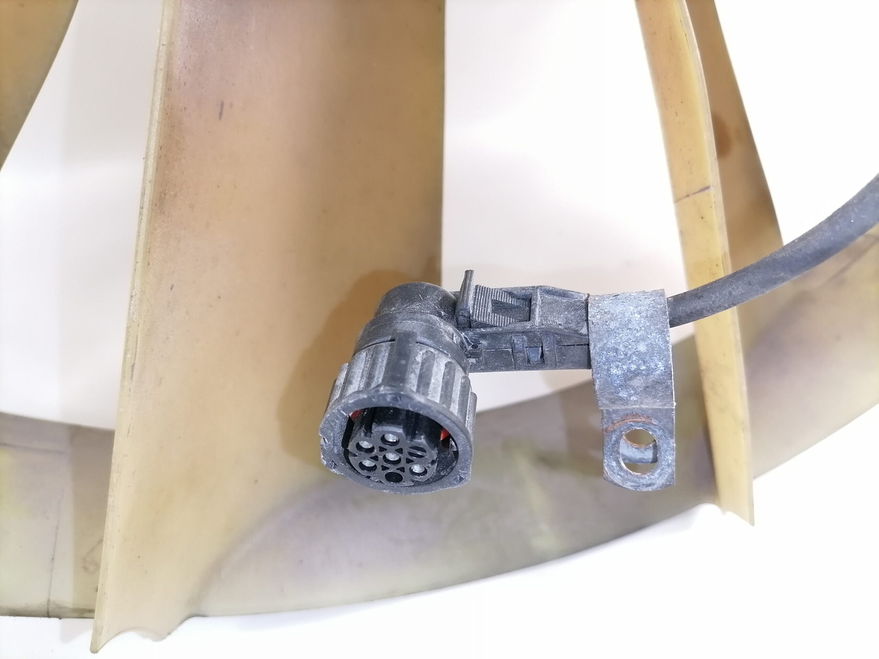 Mercedes-Benz Cooling fan A4702000422 - Ventilátor pre Nákladné auto: obrázok 5 Mercedes-Benz Cooling fan A4702000422 - Ventilátor pre Nákladné auto: obrázok 5