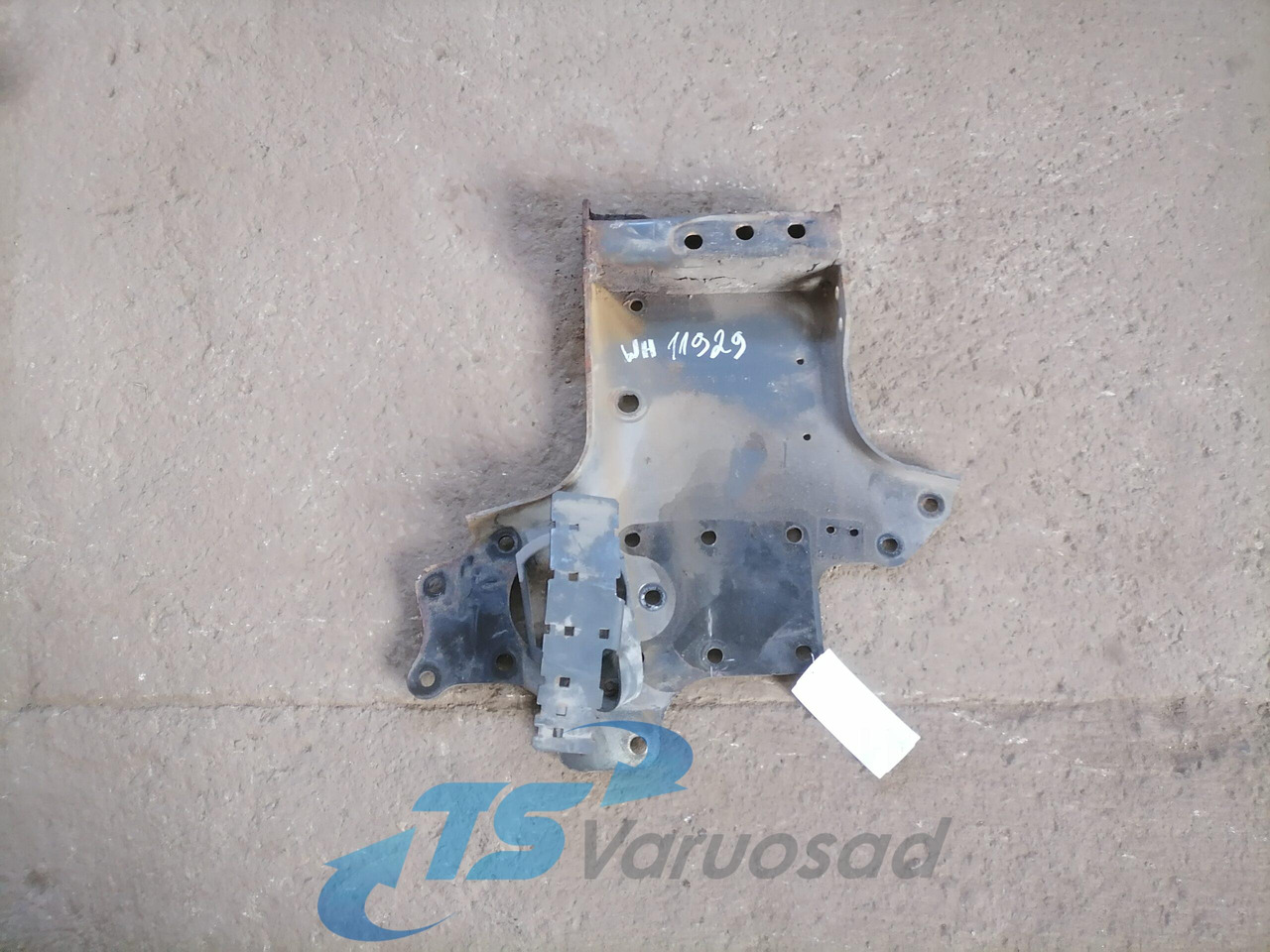 Mercedes-Benz Front bumper carrier A9303100090 - Nárazník pre Nákladné auto: obrázok 1 Mercedes-Benz Front bumper carrier A9303100090 - Nárazník pre Nákladné auto: obrázok 1