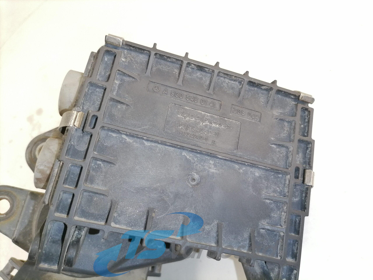 Mercedes-Benz Juhtmestiku harukarp A9305460641 - Poistka pre Nákladné auto: obrázok 2 Mercedes-Benz Juhtmestiku harukarp A9305460641 - Poistka pre Nákladné auto: obrázok 2