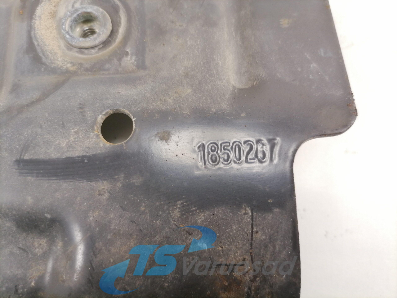 Scania Bumper bracket 1850267 - Nárazník pre Nákladné auto: obrázok 2 Scania Bumper bracket 1850267 - Nárazník pre Nákladné auto: obrázok 2
