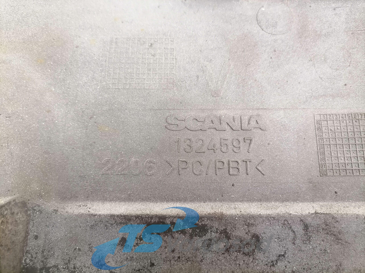 Scania Bumper cover 1324597 - Roh nárazníka pre Nákladné auto: obrázok 4 Scania Bumper cover 1324597 - Roh nárazníka pre Nákladné auto: obrázok 4