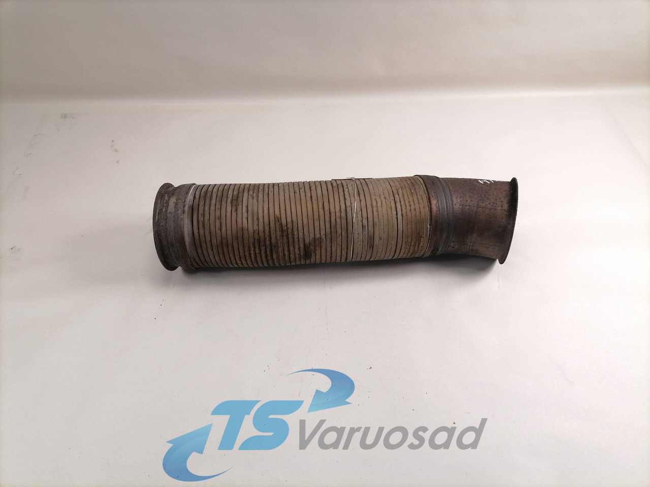 Scania Exhaust pipe 1529474 - Tlumič výfuku pre Nákladné auto: obrázok 1 Scania Exhaust pipe 1529474 - Tlumič výfuku pre Nákladné auto: obrázok 1