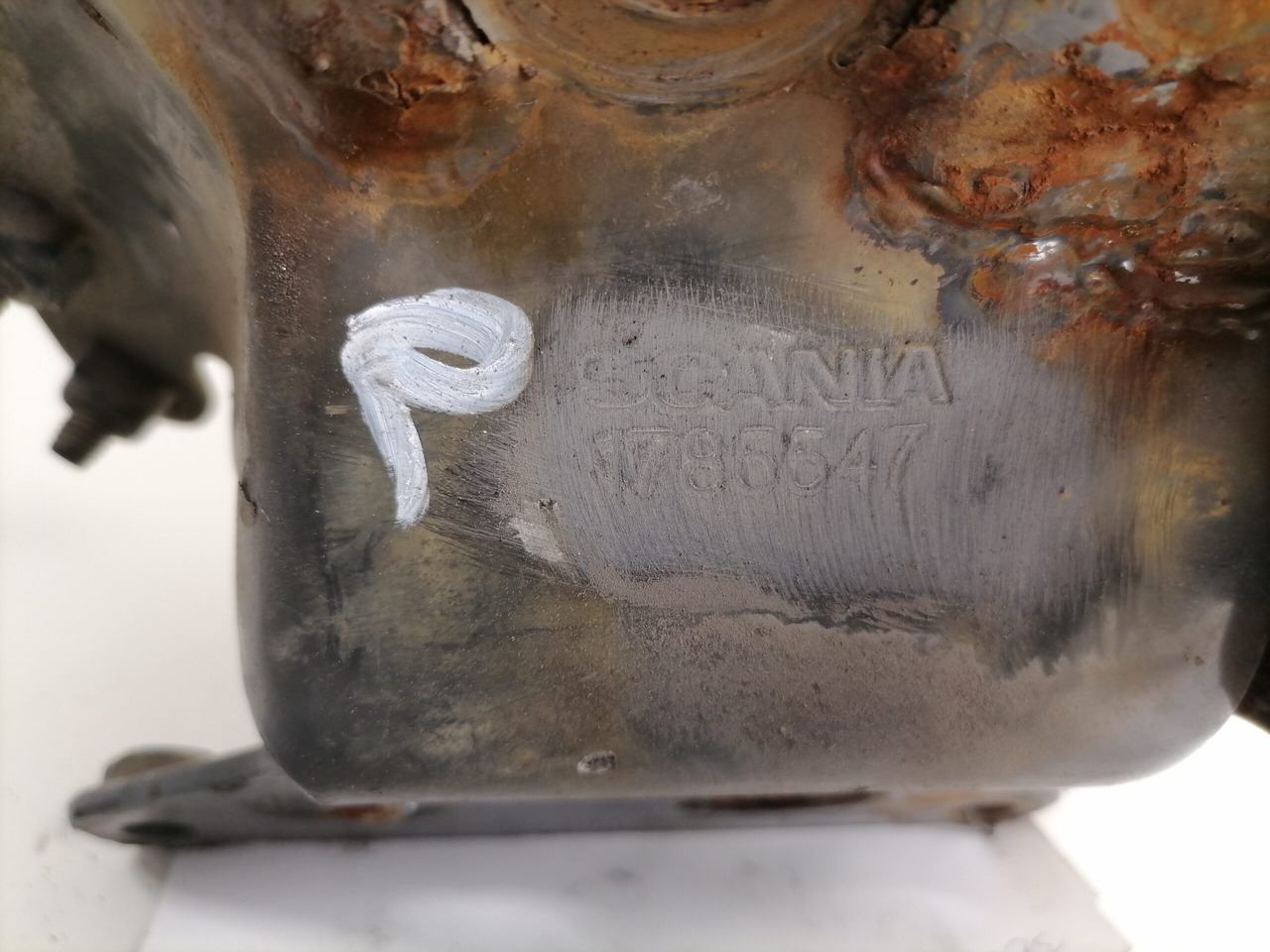 Scania Grille panel hinge 1785547 - Mriežka pre Nákladné auto: obrázok 3 Scania Grille panel hinge 1785547 - Mriežka pre Nákladné auto: obrázok 3