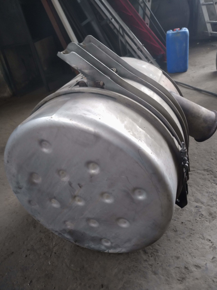 Scania Muffler 1538681 - Tlumič výfuku pre Nákladné auto: obrázok 1 Scania Muffler 1538681 - Tlumič výfuku pre Nákladné auto: obrázok 1