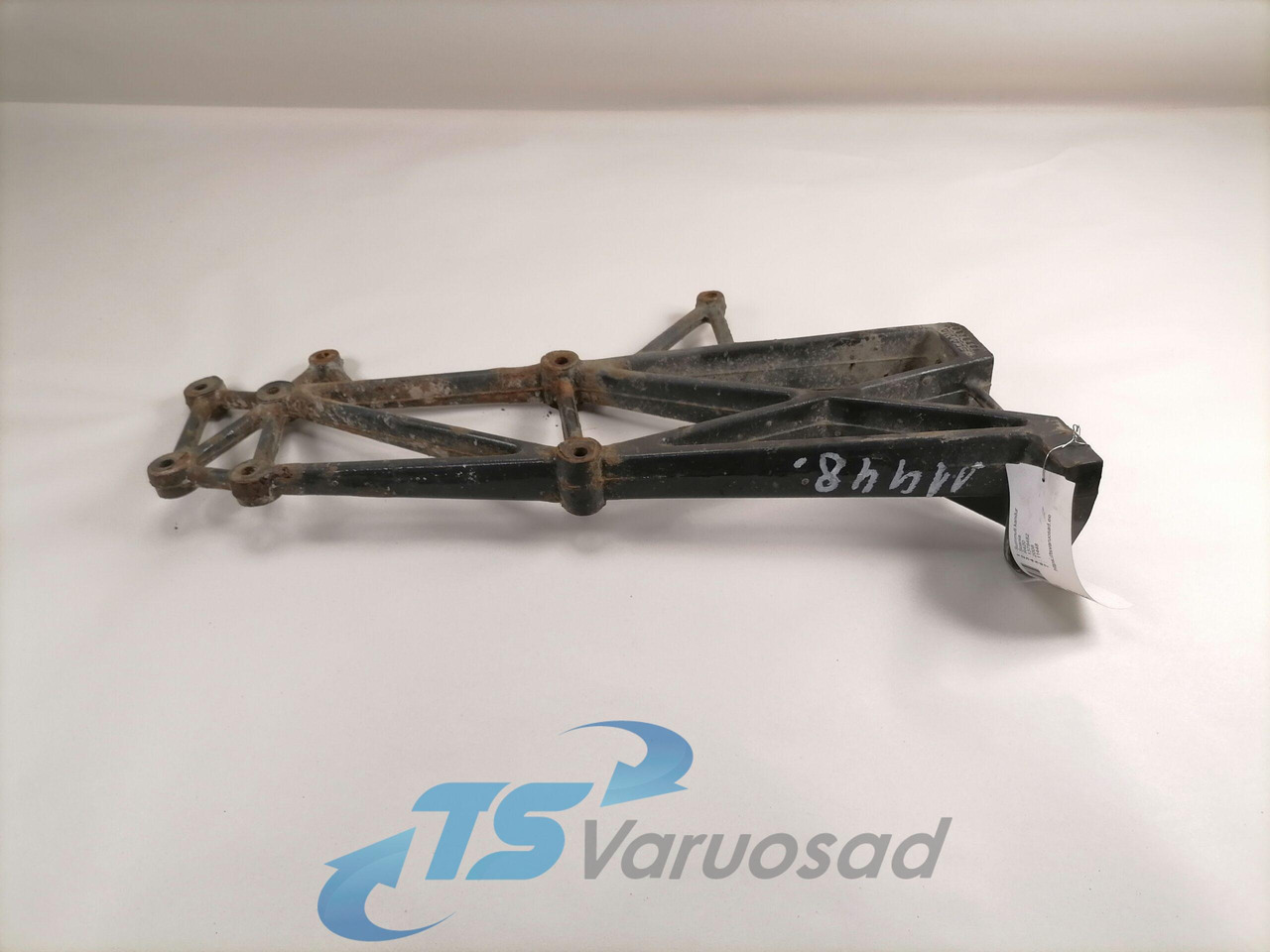Scania Muffler carrier 1378482 - Tlumič výfuku pre Nákladné auto: obrázok 1 Scania Muffler carrier 1378482 - Tlumič výfuku pre Nákladné auto: obrázok 1