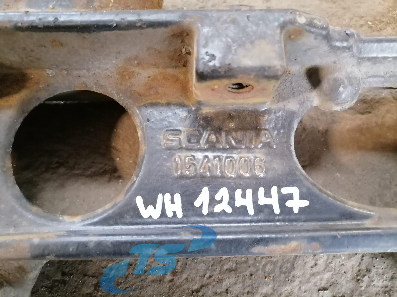 Scania Muffler carrier 1541006 - Tlumič výfuku pre Nákladné auto: obrázok 3 Scania Muffler carrier 1541006 - Tlumič výfuku pre Nákladné auto: obrázok 3