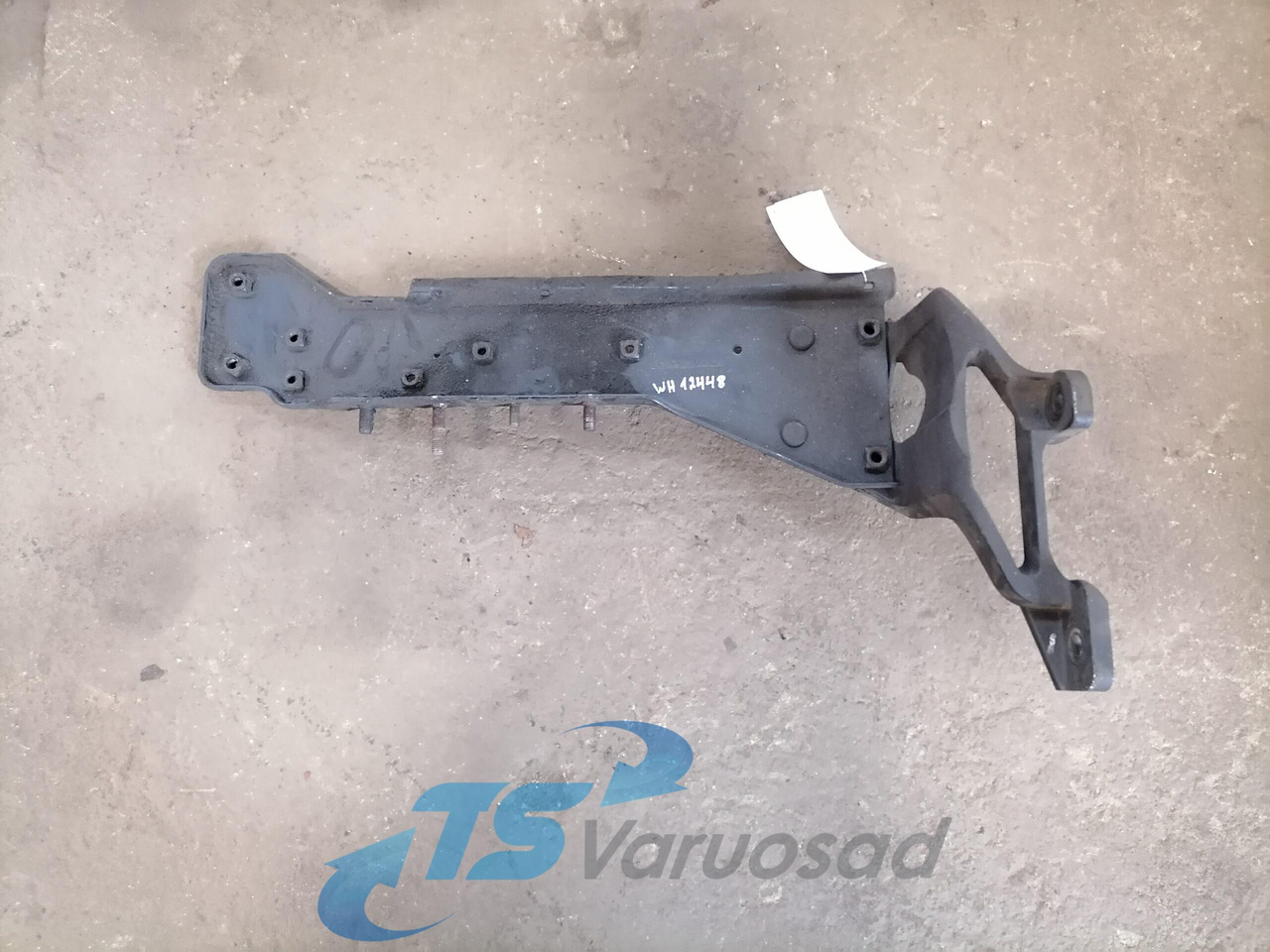 Scania Muffler carrier 1541019 - Tlumič výfuku pre Nákladné auto: obrázok 1 Scania Muffler carrier 1541019 - Tlumič výfuku pre Nákladné auto: obrázok 1