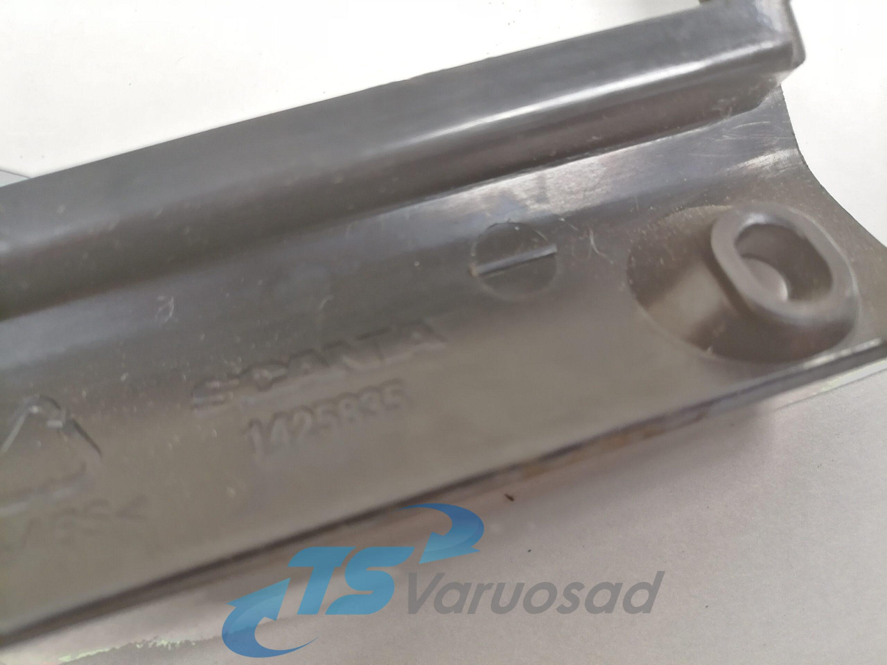 Scania Plastic cover 1425835 - Univerzálny diel pre Nákladné auto: obrázok 3 Scania Plastic cover 1425835 - Univerzálny diel pre Nákladné auto: obrázok 3