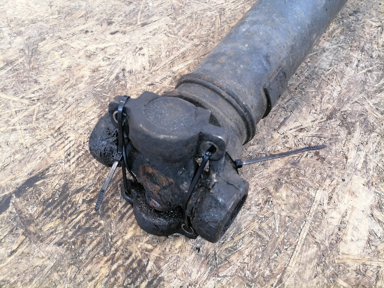 Scania Propeller shaft 1758402 - Kardan pre Nákladné auto: obrázok 5 Scania Propeller shaft 1758402 - Kardan pre Nákladné auto: obrázok 5
