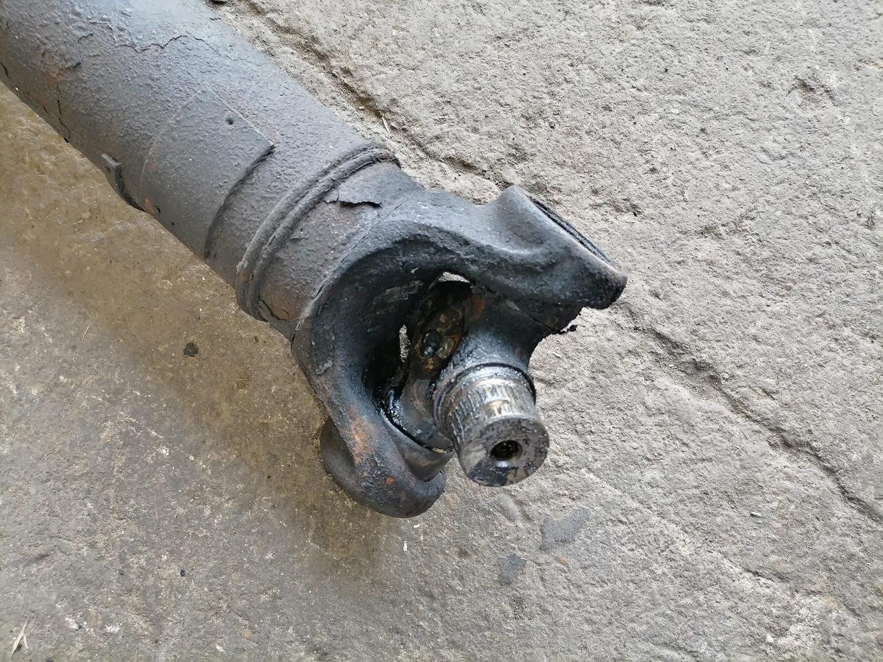 Scania Propeller shaft 1758616 - Kardan pre Nákladné auto: obrázok 4 Scania Propeller shaft 1758616 - Kardan pre Nákladné auto: obrázok 4