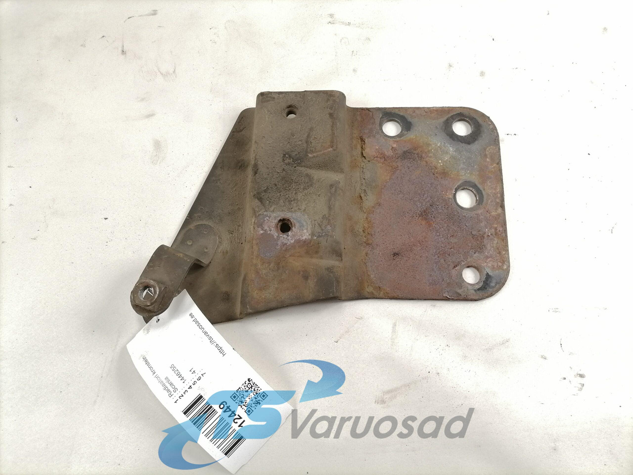 Scania Radiaatori kronstein 1446255 - Univerzálny diel pre Nákladné auto: obrázok 1 Scania Radiaatori kronstein 1446255 - Univerzálny diel pre Nákladné auto: obrázok 1