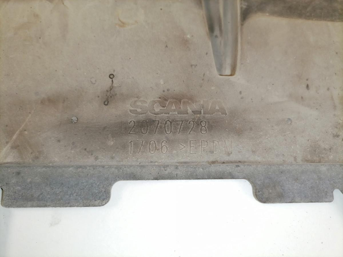 Scania Radiaatori pealne kate 2070728 - Univerzálny diel pre Nákladné auto: obrázok 4 Scania Radiaatori pealne kate 2070728 - Univerzálny diel pre Nákladné auto: obrázok 4