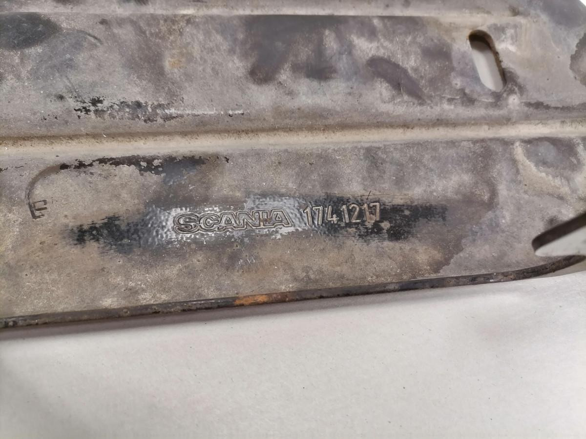 Scania Radiaatori pealne kronstein 1741217 - Univerzálny diel pre Nákladné auto: obrázok 2 Scania Radiaatori pealne kronstein 1741217 - Univerzálny diel pre Nákladné auto: obrázok 2