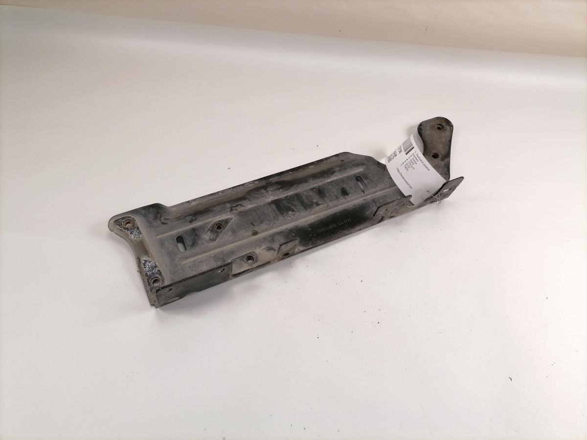 Scania Radiaatori pealne kronstein 1741217 - Univerzálny diel pre Nákladné auto: obrázok 2 Scania Radiaatori pealne kronstein 1741217 - Univerzálny diel pre Nákladné auto: obrázok 2