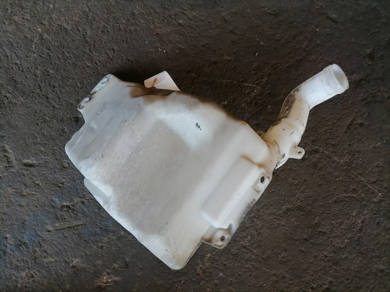 Scania Windscreen washer fluid tank 1854255 - Stierač pre Nákladné auto: obrázok 5 Scania Windscreen washer fluid tank 1854255 - Stierač pre Nákladné auto: obrázok 5
