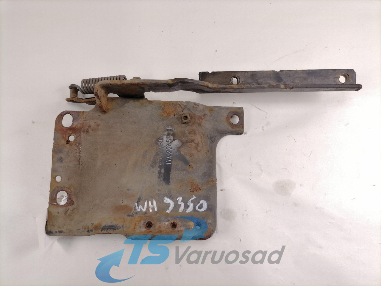 Scania lower grille carrier hinge 1742265 - Mriežka pre Nákladné auto: obrázok 2 Scania lower grille carrier hinge 1742265 - Mriežka pre Nákladné auto: obrázok 2
