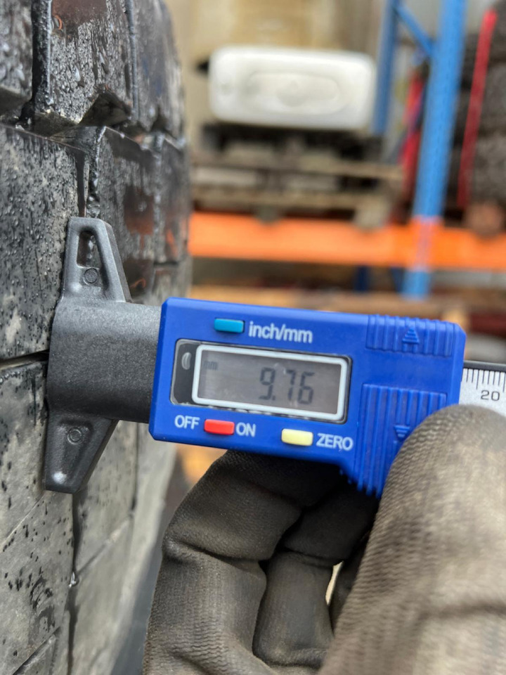 Universaalne Rehvid + veljed 315/80R22.5 31580R225 - Pneumatiky a disky pre Nákladné auto: obrázok 5 Universaalne Rehvid + veljed 315/80R22.5 31580R225 - Pneumatiky a disky pre Nákladné auto: obrázok 5