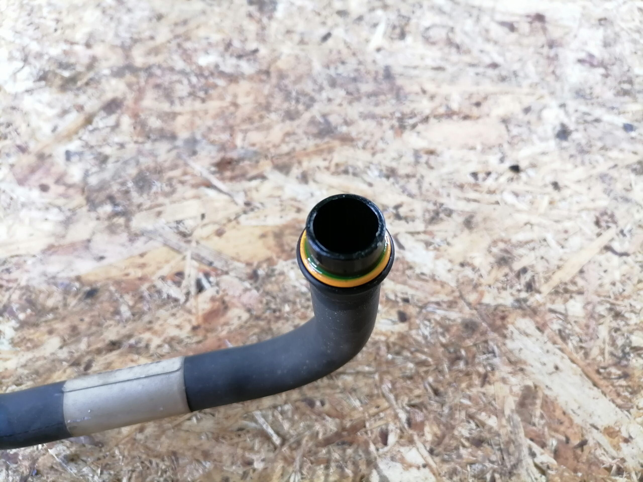 Volvo A/C pipe 20498305 - Kúrenie/ Vetranie pre Nákladné auto: obrázok 3 Volvo A/C pipe 20498305 - Kúrenie/ Vetranie pre Nákladné auto: obrázok 3