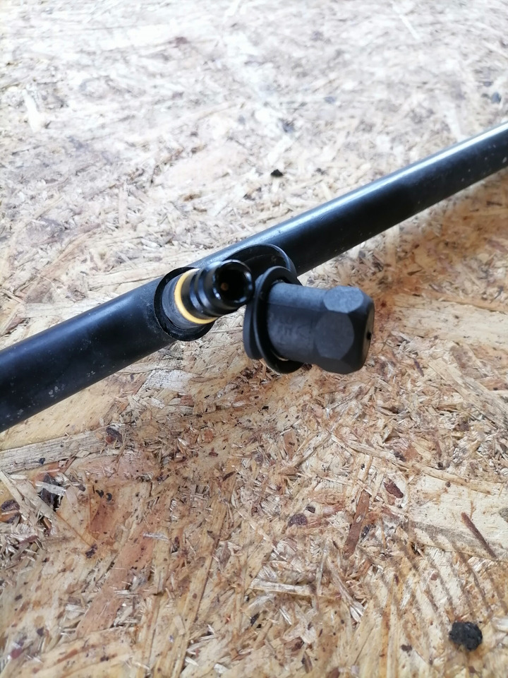 Volvo A/C pipe 20498305 - Kúrenie/ Vetranie pre Nákladné auto: obrázok 4 Volvo A/C pipe 20498305 - Kúrenie/ Vetranie pre Nákladné auto: obrázok 4