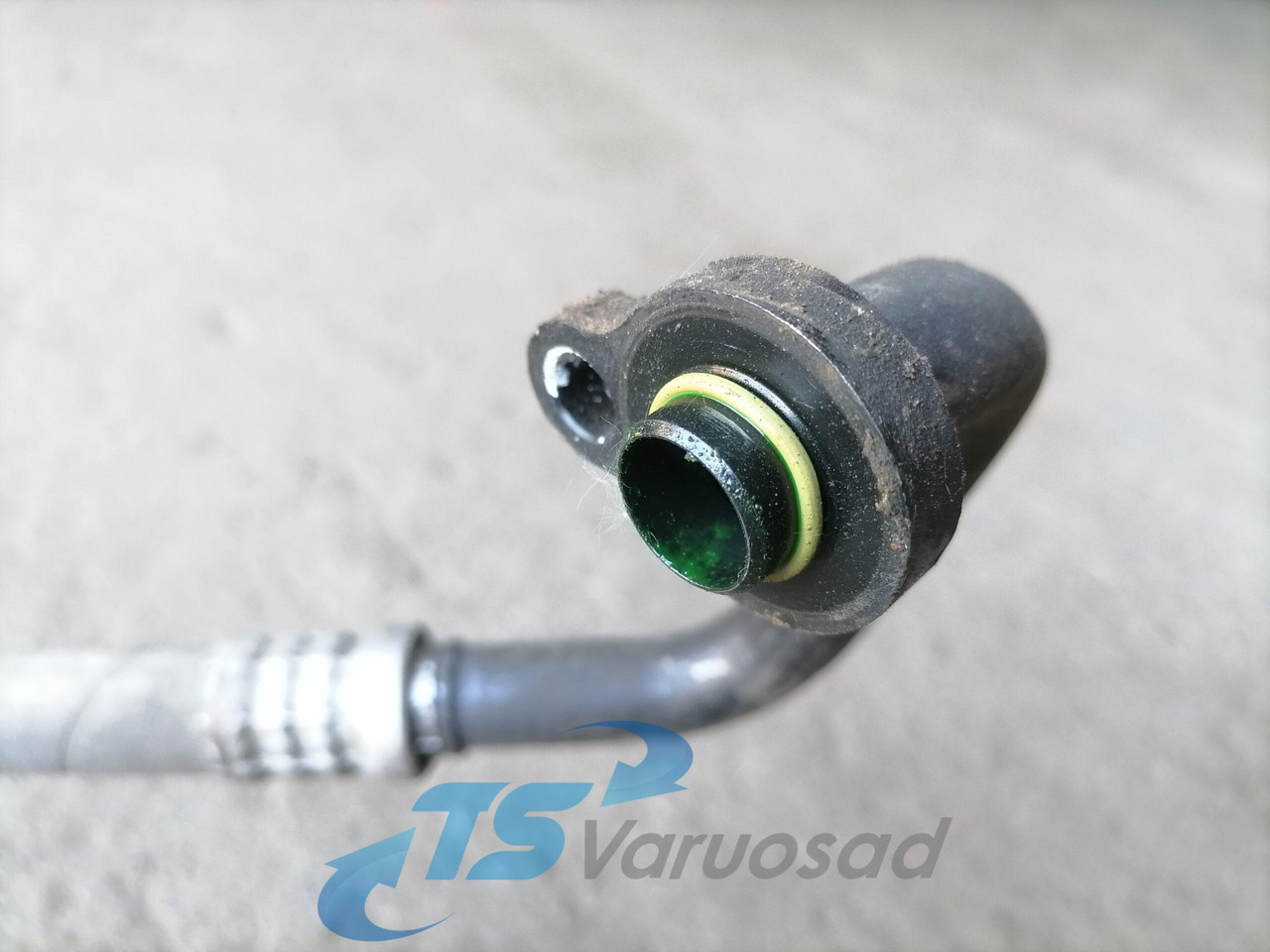 Volvo A/C pipe 82401758 - Kúrenie/ Vetranie pre Nákladné auto: obrázok 2 Volvo A/C pipe 82401758 - Kúrenie/ Vetranie pre Nákladné auto: obrázok 2