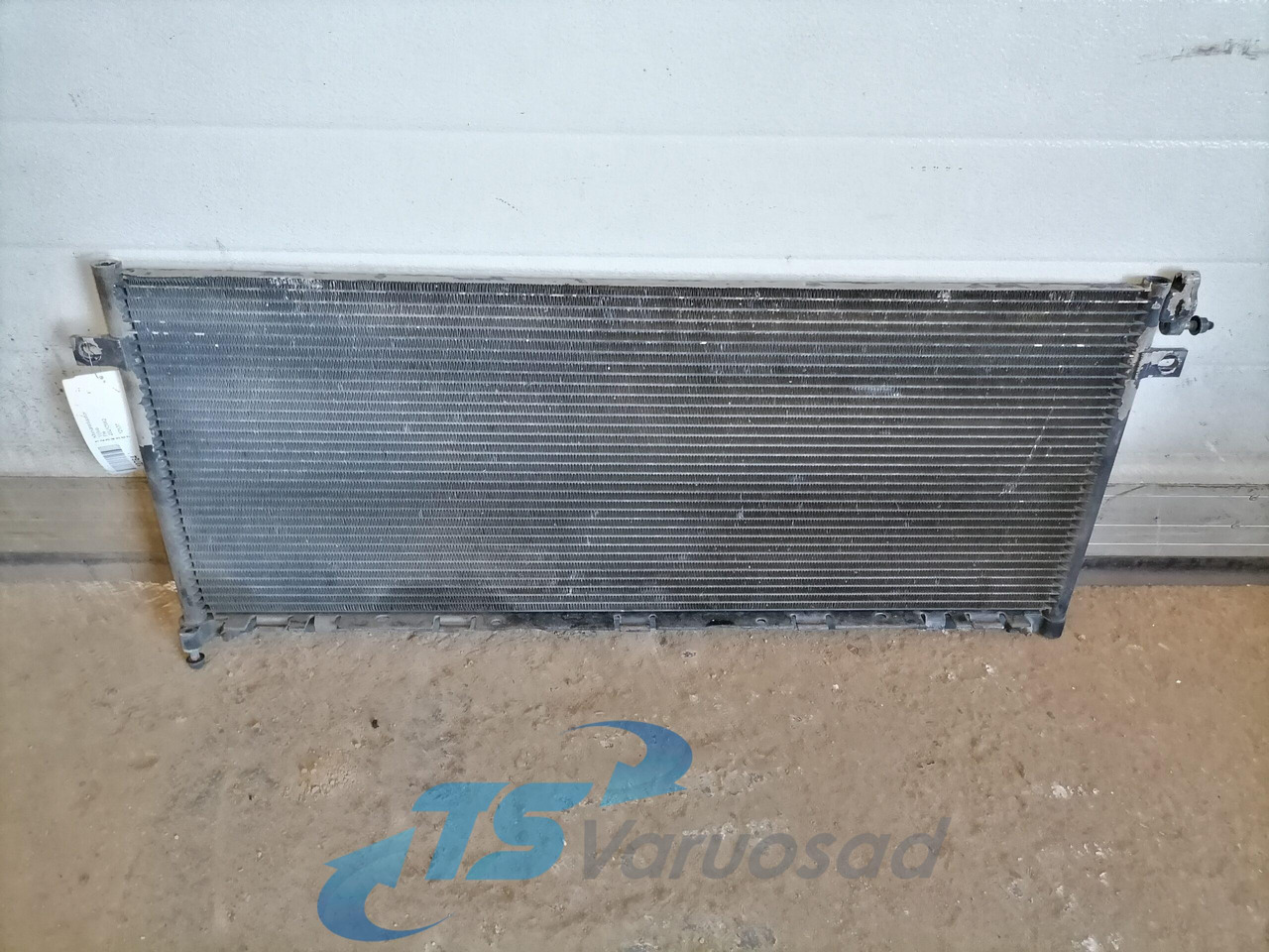 Volvo A/C radiator 22212982 - Kúrenie/ Vetranie pre Nákladné auto: obrázok 2 Volvo A/C radiator 22212982 - Kúrenie/ Vetranie pre Nákladné auto: obrázok 2