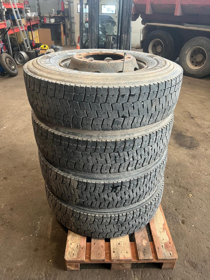 Volvo Continental HDR2 295/80R22.5 29580R225 - Pneumatiky a disky pre Nákladné auto: obrázok 1 Volvo Continental HDR2 295/80R22.5 29580R225 - Pneumatiky a disky pre Nákladné auto: obrázok 1