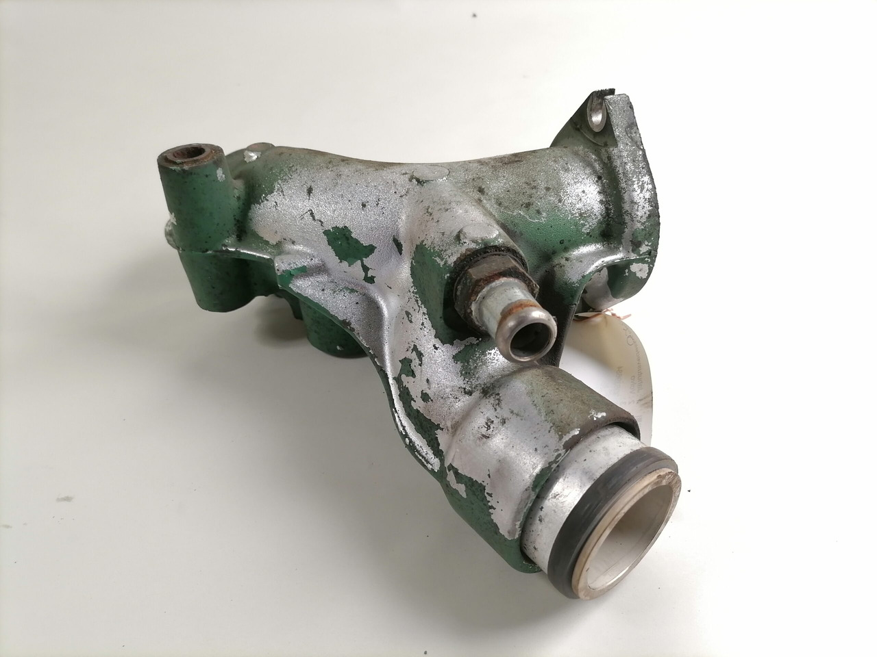 Volvo Coolant pipe 20539684 - Chladiaci systém pre Nákladné auto: obrázok 4 Volvo Coolant pipe 20539684 - Chladiaci systém pre Nákladné auto: obrázok 4