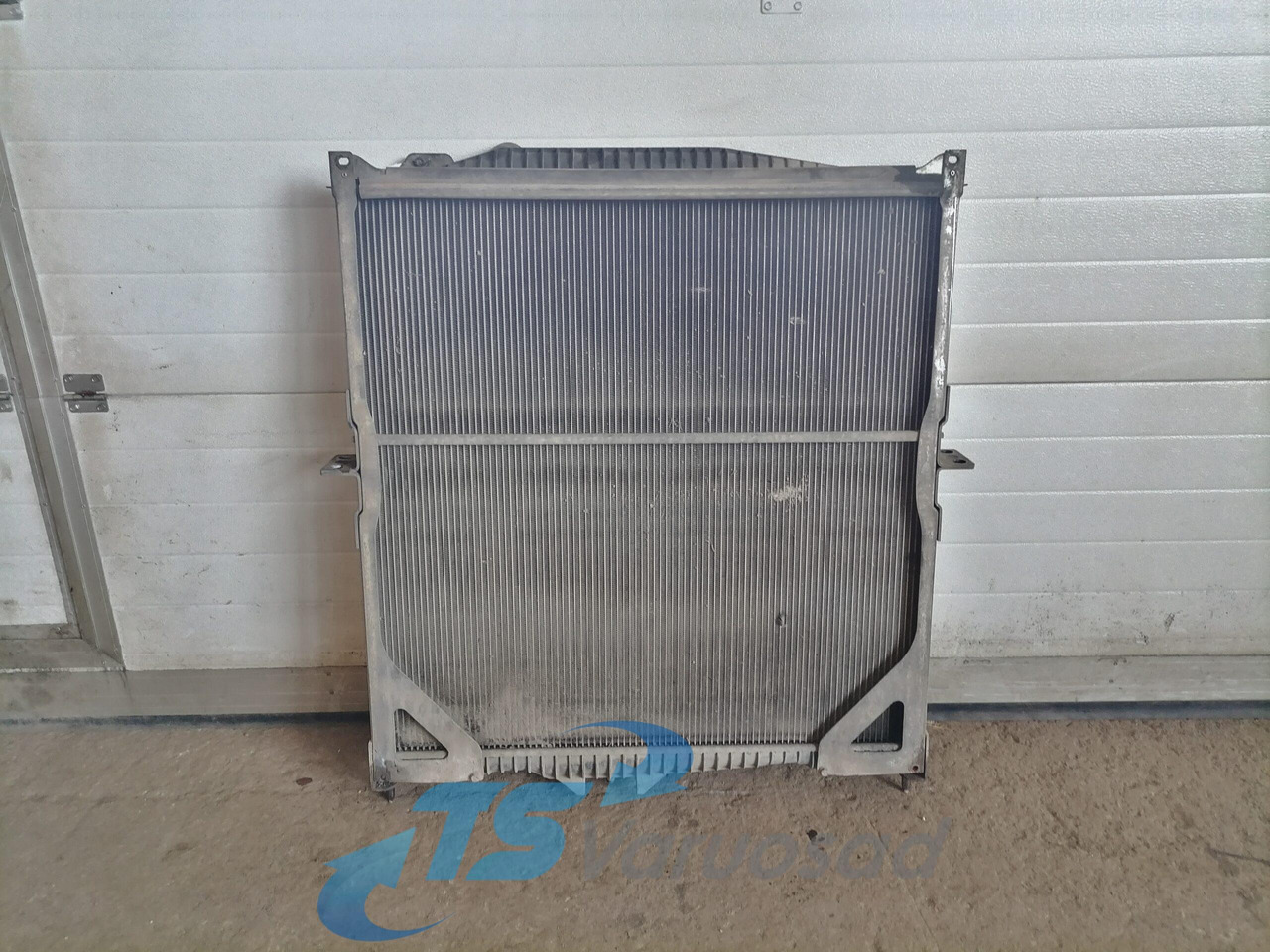 Volvo Cooling radiator 20722440 - Chladič pre Nákladné auto: obrázok 2 Volvo Cooling radiator 20722440 - Chladič pre Nákladné auto: obrázok 2