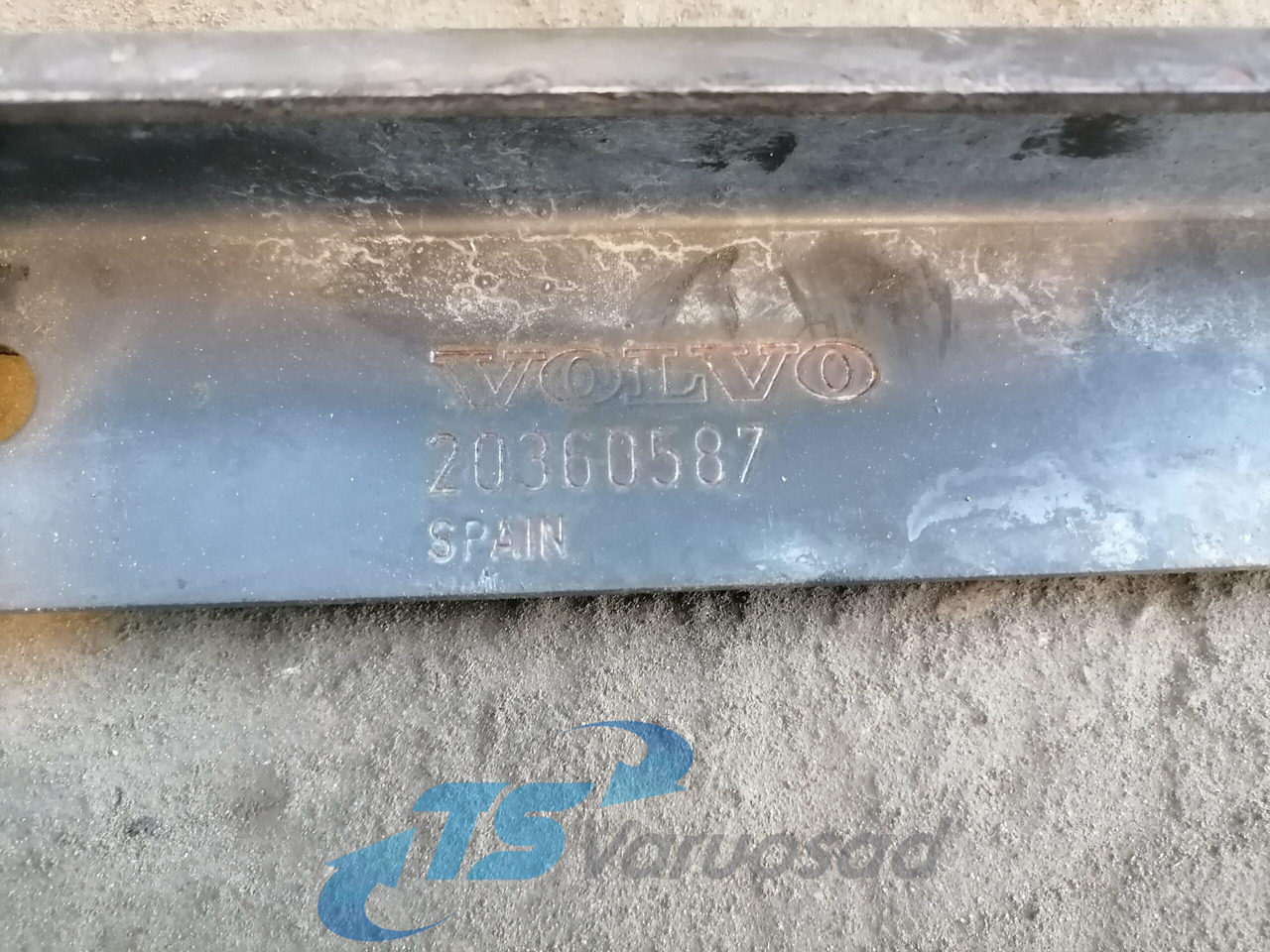 Volvo Esikaitseraua lisa 20360587 - Nárazník pre Nákladné auto: obrázok 4 Volvo Esikaitseraua lisa 20360587 - Nárazník pre Nákladné auto: obrázok 4