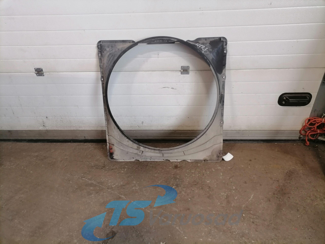 Volvo Fan shroud 20502964 - Chladič pre Nákladné auto: obrázok 1 Volvo Fan shroud 20502964 - Chladič pre Nákladné auto: obrázok 1