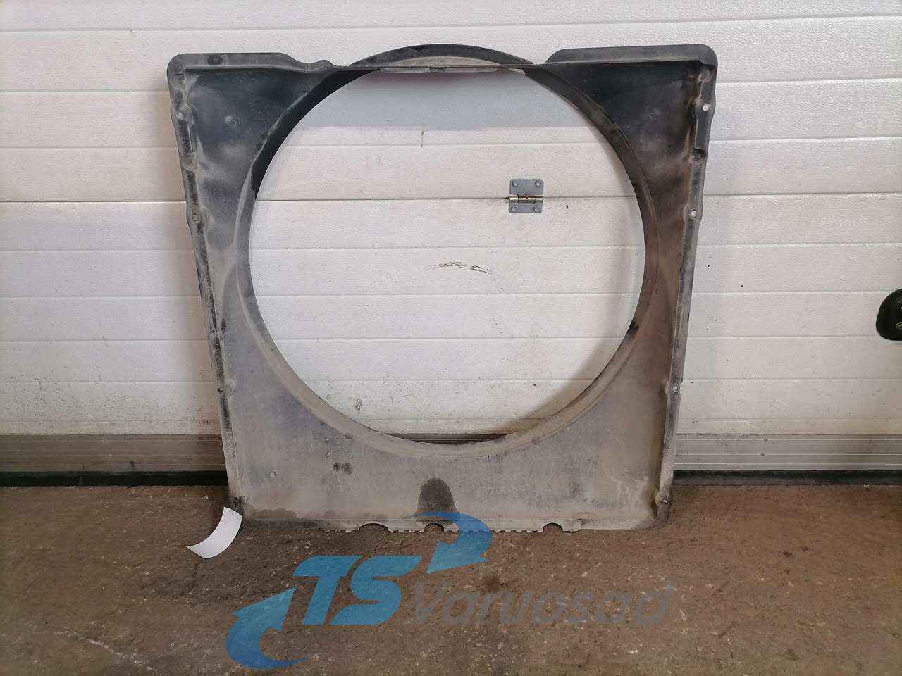 Volvo Fan shroud 20502964 - Chladič pre Nákladné auto: obrázok 2 Volvo Fan shroud 20502964 - Chladič pre Nákladné auto: obrázok 2
