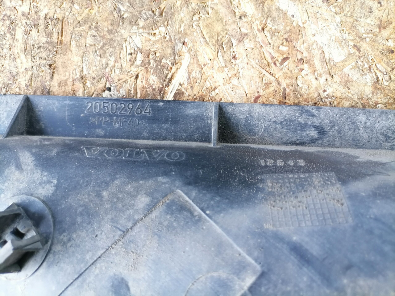 Volvo Fan shroud 20502964 - Chladič pre Nákladné auto: obrázok 4 Volvo Fan shroud 20502964 - Chladič pre Nákladné auto: obrázok 4
