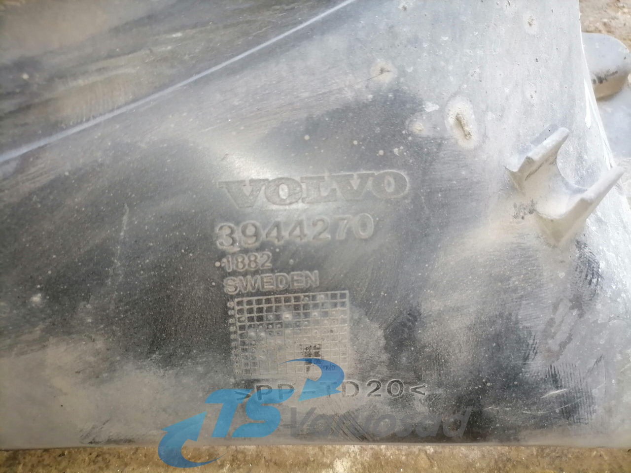 Volvo Fan shroud 3944270 - Chladič pre Nákladné auto: obrázok 3 Volvo Fan shroud 3944270 - Chladič pre Nákladné auto: obrázok 3