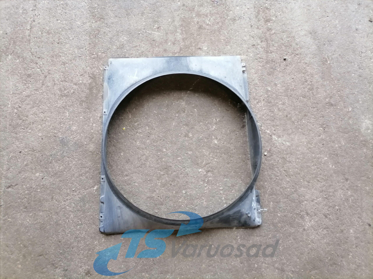 Volvo Fan shroud 3944270 - Chladič pre Nákladné auto: obrázok 1 Volvo Fan shroud 3944270 - Chladič pre Nákladné auto: obrázok 1