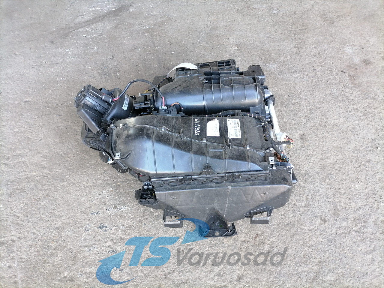 Volvo Heating unit 84164529 - Univerzálny diel pre Nákladné auto: obrázok 4 Volvo Heating unit 84164529 - Univerzálny diel pre Nákladné auto: obrázok 4